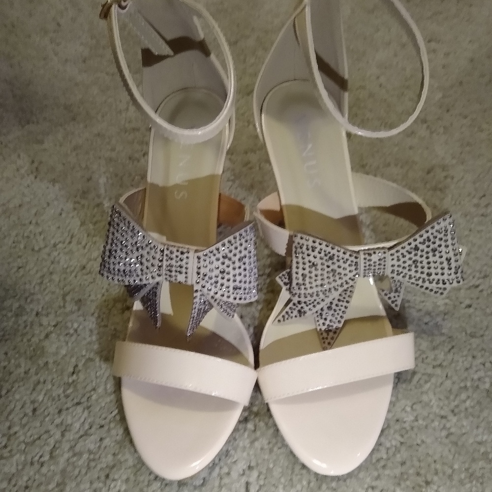 Off white bow heels